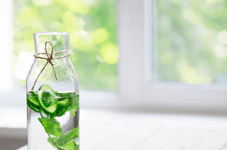 Detox-Wasser aus Gurke und Minze hilft dem Körper bei der Entgiftung